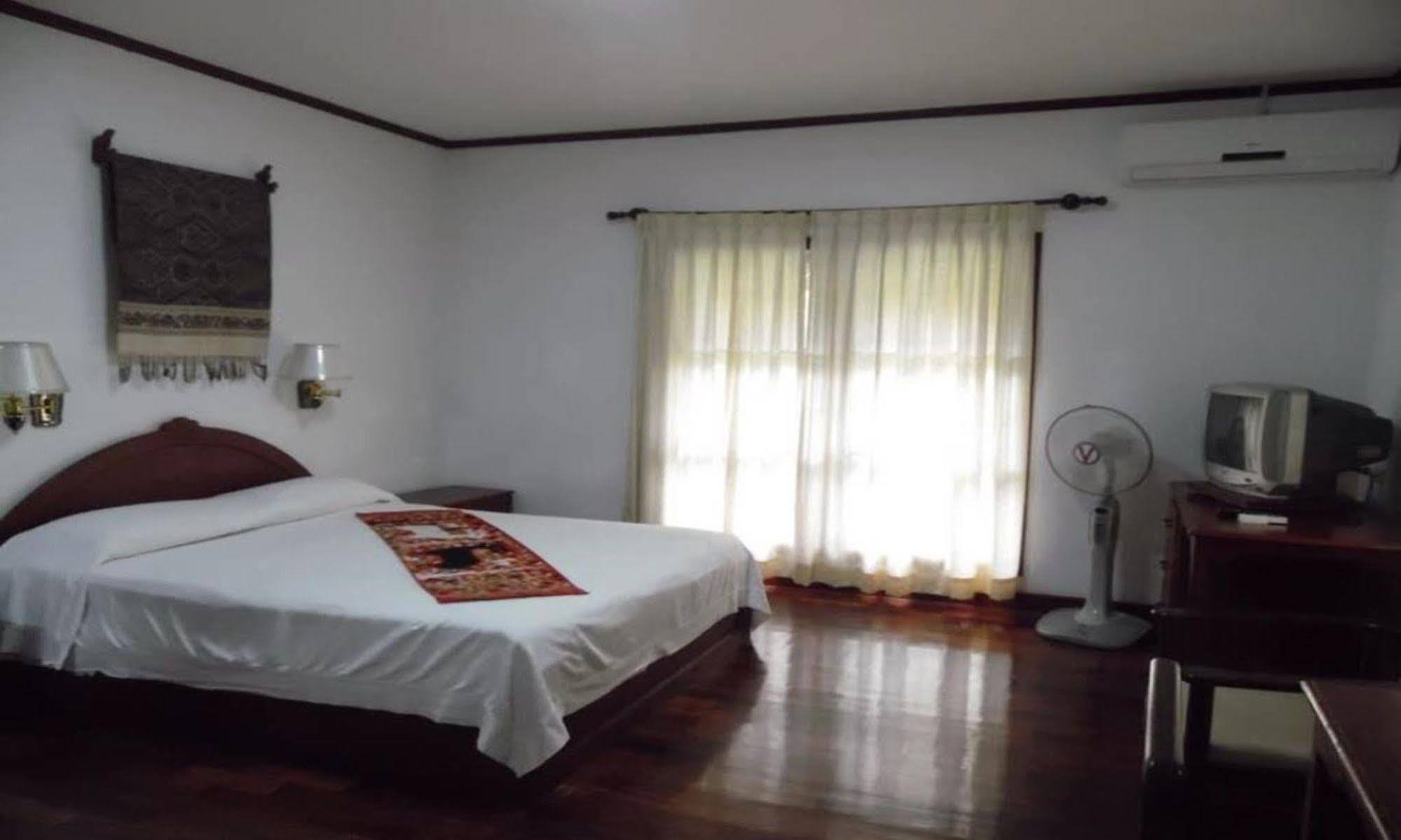 Vansana Plain Of Jars Hotel Muang Phônsavan Eksteriør billede