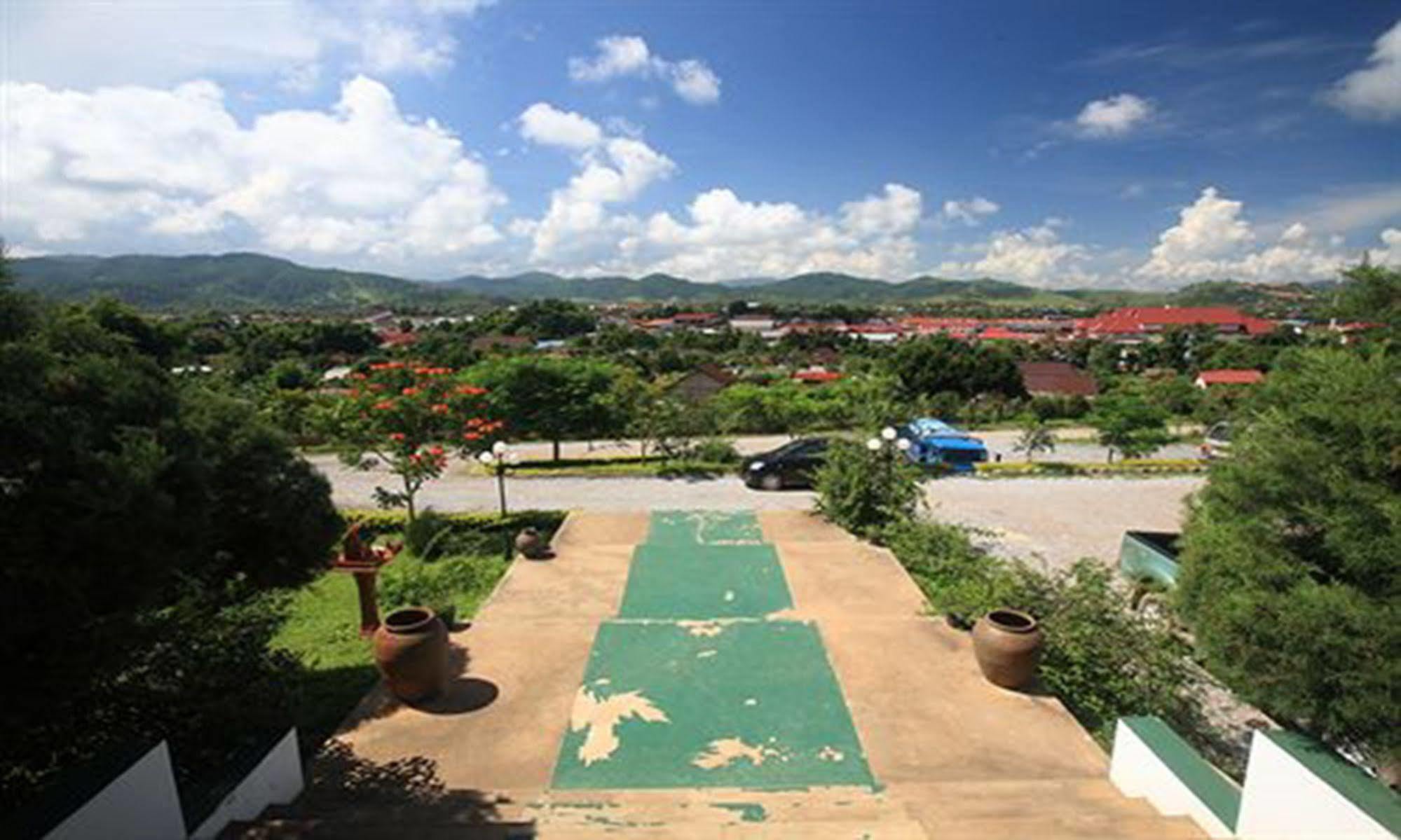 Vansana Plain Of Jars Hotel Muang Phônsavan Eksteriør billede