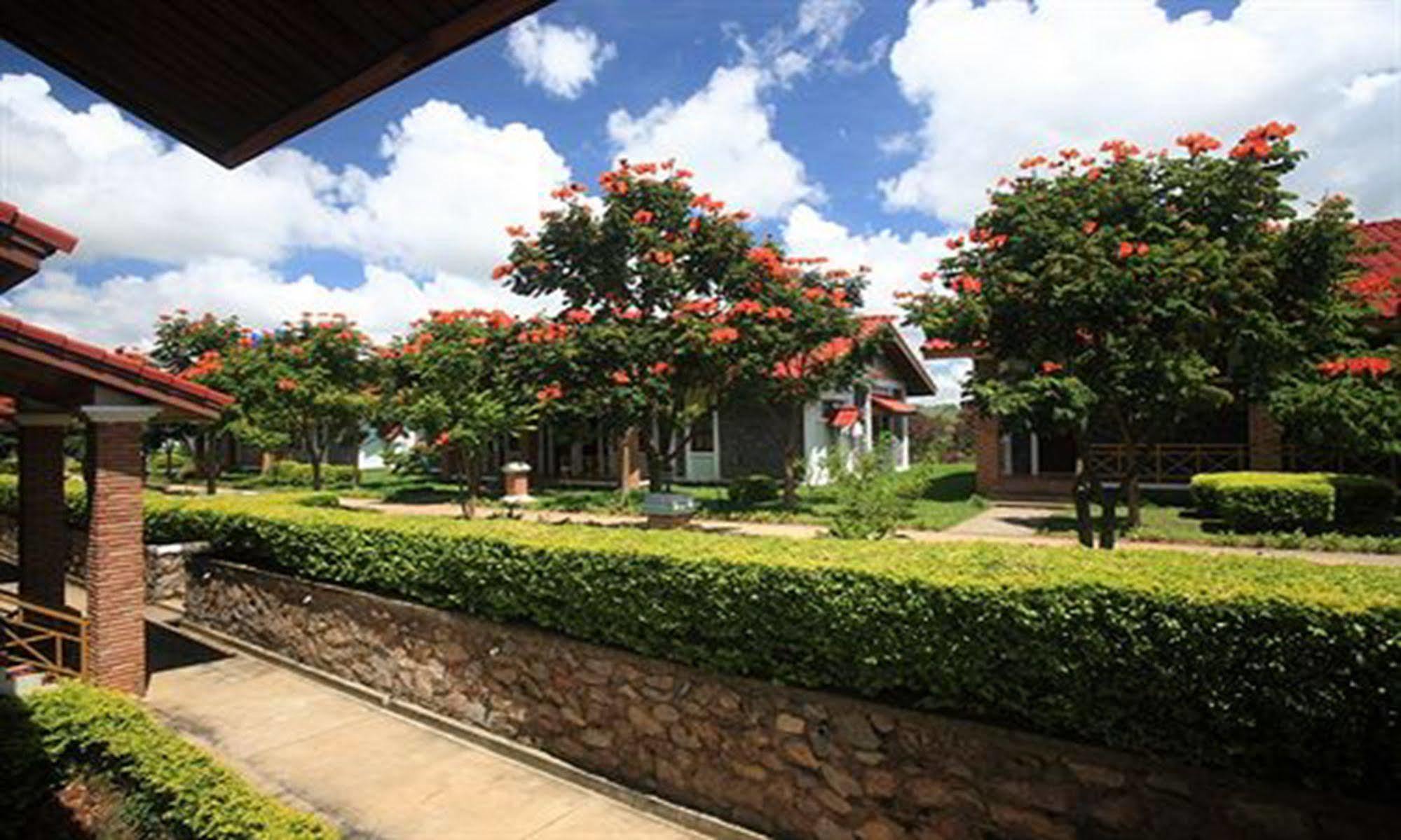 Vansana Plain Of Jars Hotel Muang Phônsavan Eksteriør billede