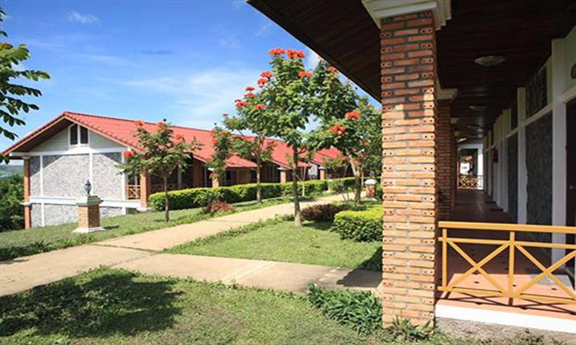 Vansana Plain Of Jars Hotel Muang Phônsavan Eksteriør billede